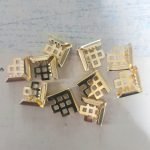 Esquineros diseño cuadrados10 unidades dorado